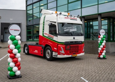 150ste Volvo-truck voor Aloys Roemaat Transport is FM Electric 1