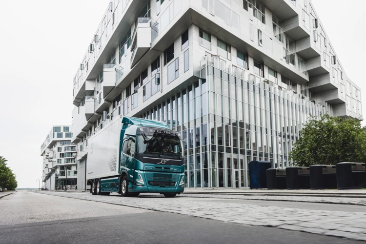 Paashuis-Volvo-Trucks-FM-Electric-06