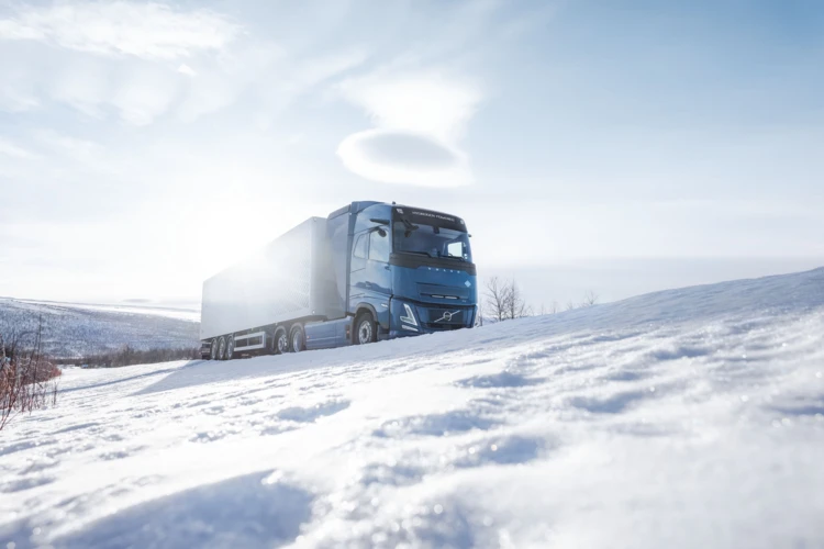 Volvo Trucks hydrogen-powered 4