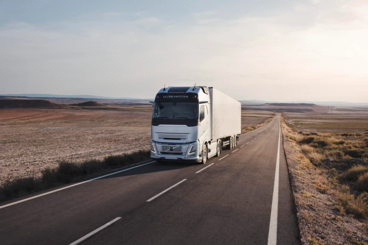 volvo-trucks-fh-aero-low-emission-steel header