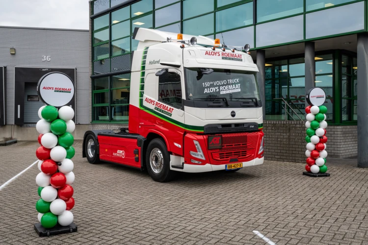 150ste Volvo-truck voor Aloys Roemaat Transport is FM Electric 1