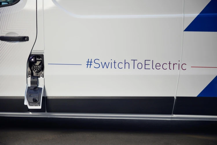 Paashuis-Renault-Trucks-Trafic-E-TECH